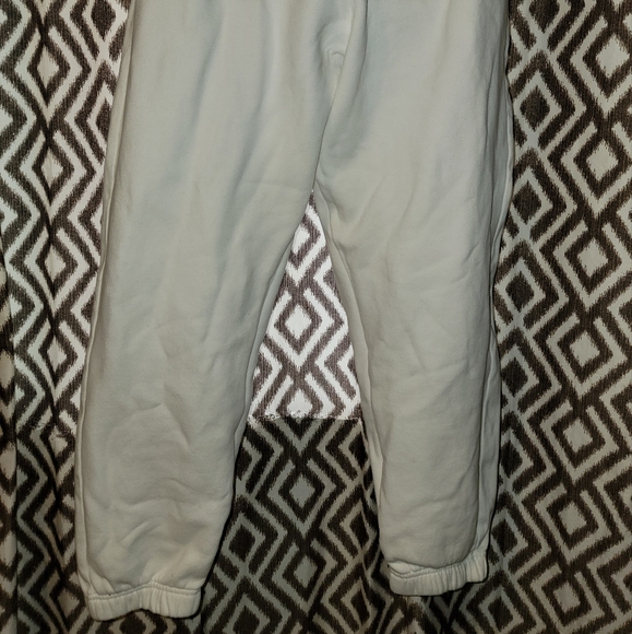 Aritzia TNA Boyfriend Sweatpant - Picture 8 of 10